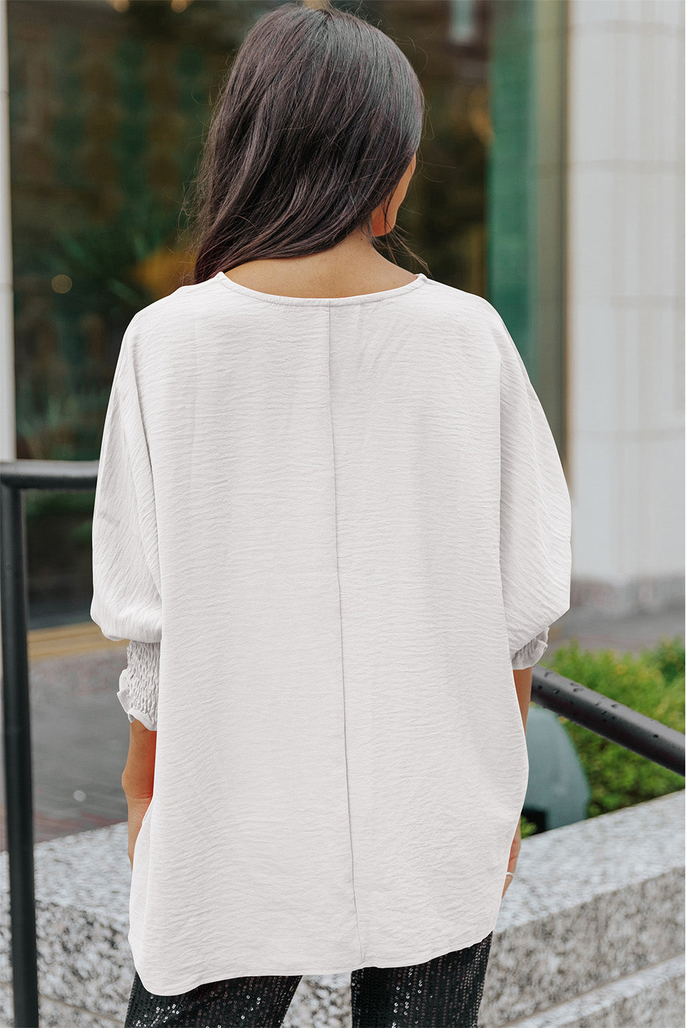 Blusa informal de media manga con puños fruncidos, color blanco, lisa