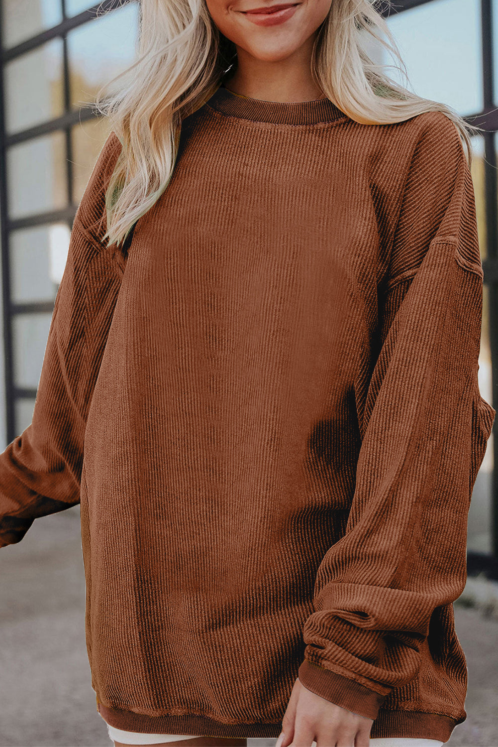 Sudadera holgada de canalé arrugado con hombros caídos en color gris claro
