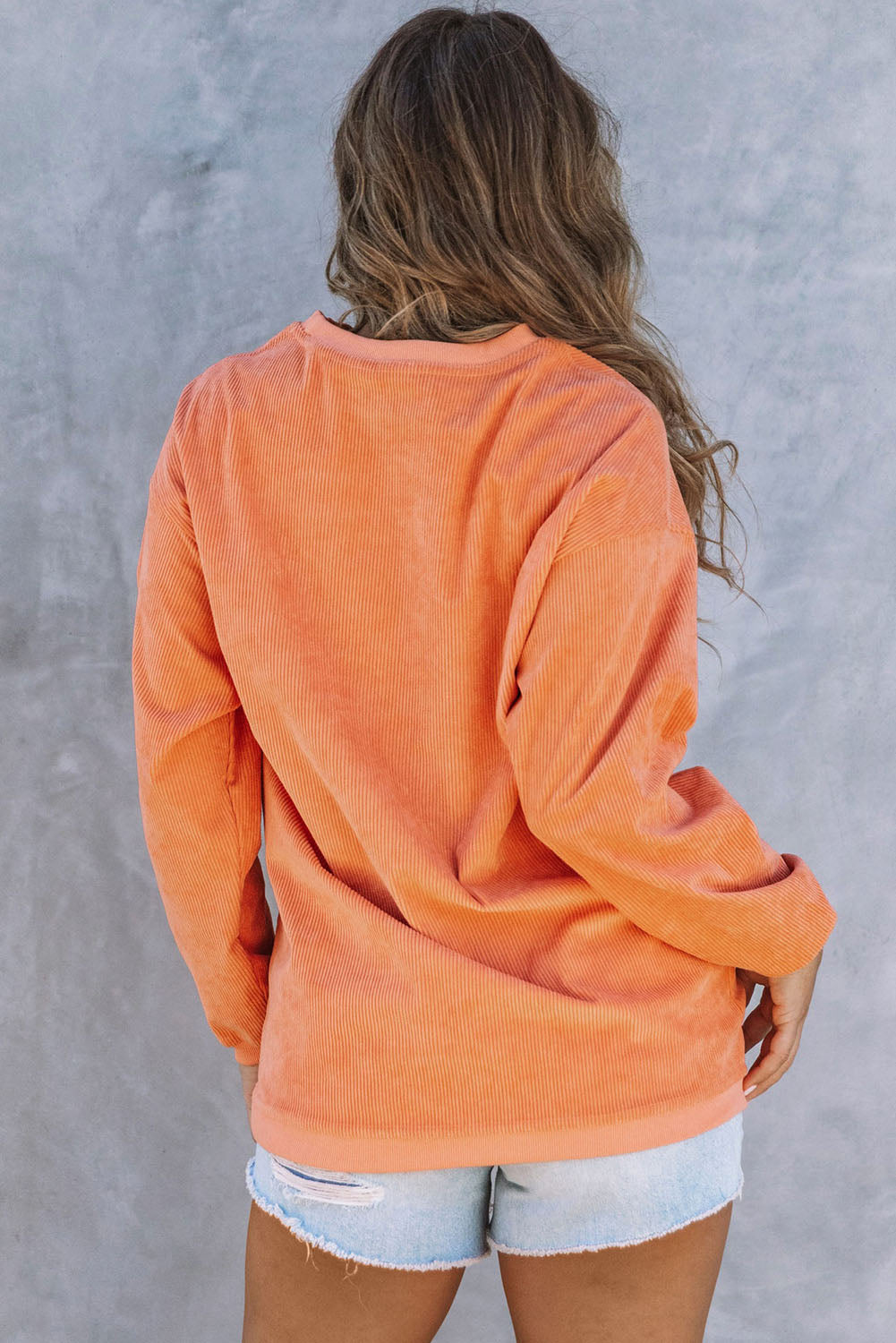 Sudadera holgada de canalé arrugado con hombros caídos en color gris claro