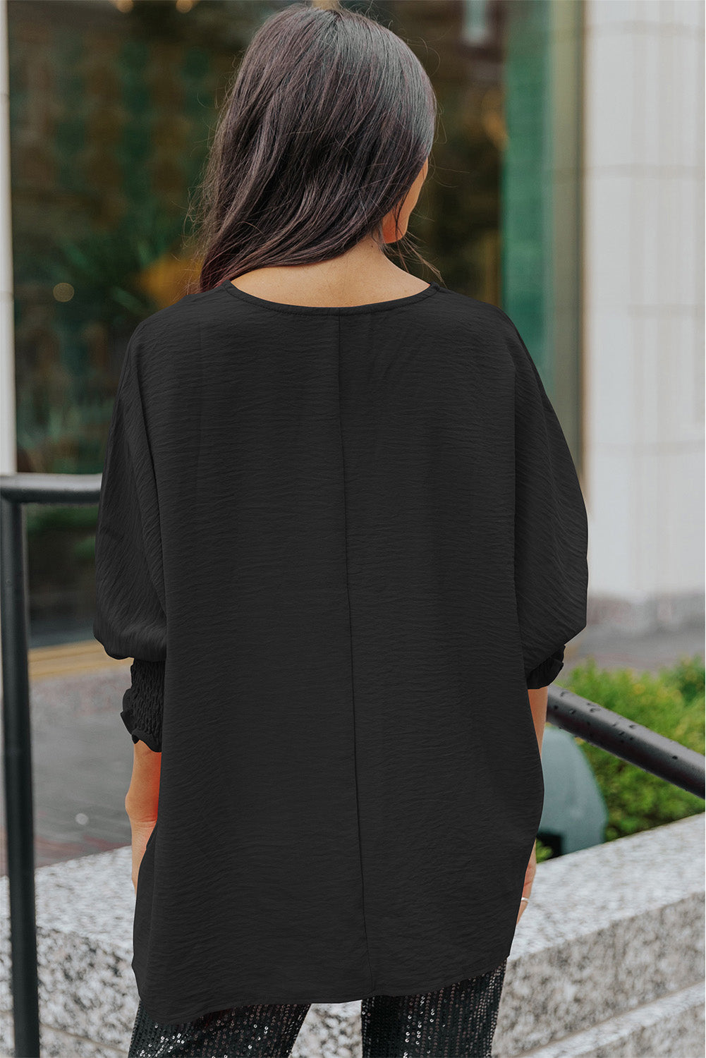 Blusa informal de media manga con puños fruncidos, color blanco, lisa