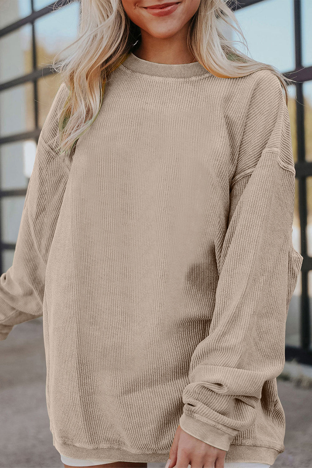 Sudadera holgada de canalé arrugado con hombros caídos en color gris claro