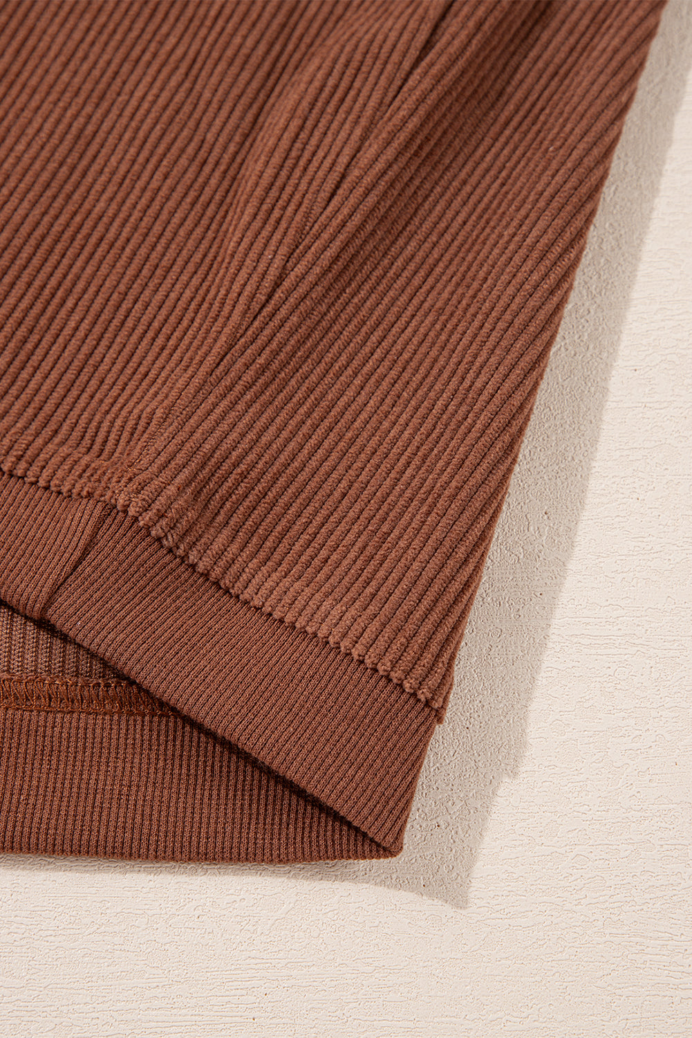Sudadera holgada de canalé arrugado con hombros caídos en color gris claro