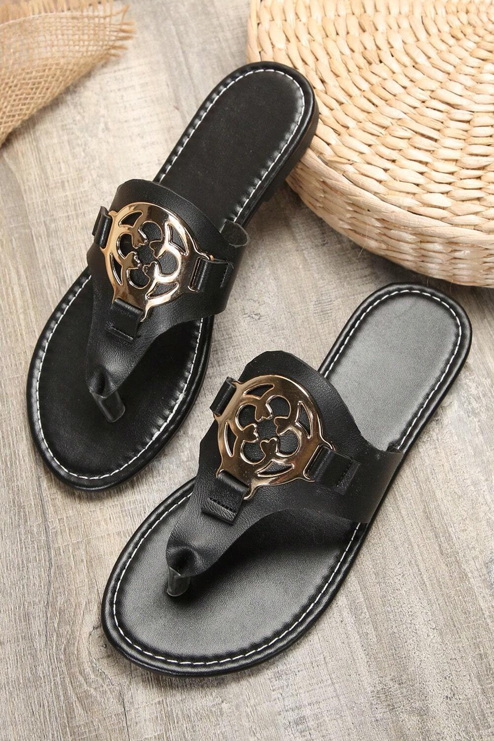 Sandalias de cuero con tiras decorativas de metal estilo vintage en color azul crepúsculo