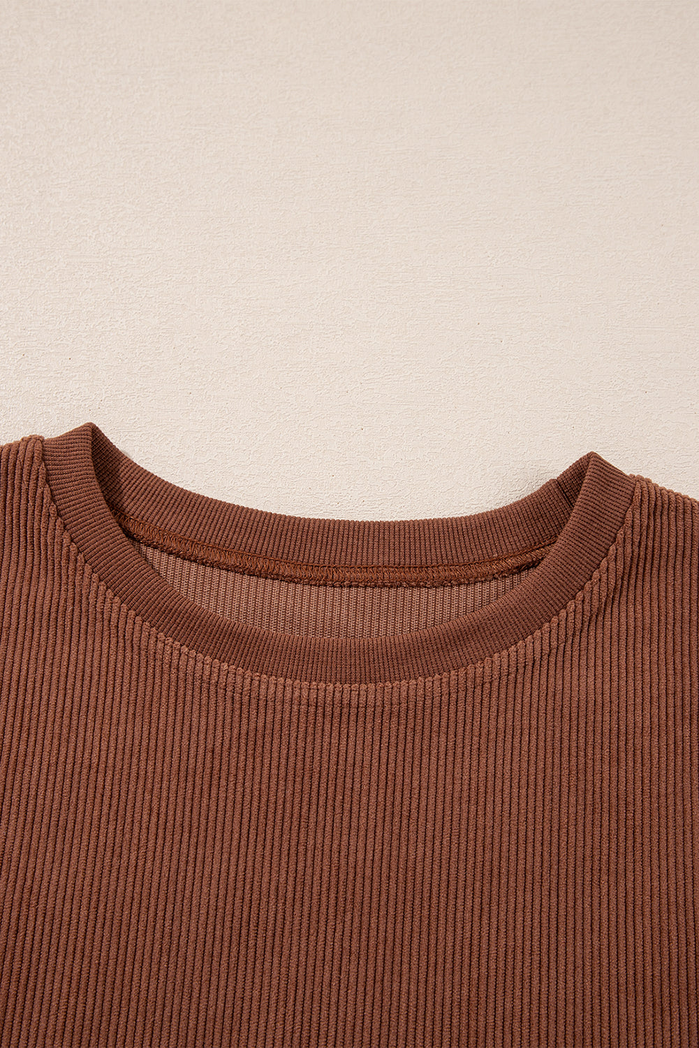 Sudadera holgada de canalé arrugado con hombros caídos en color gris claro