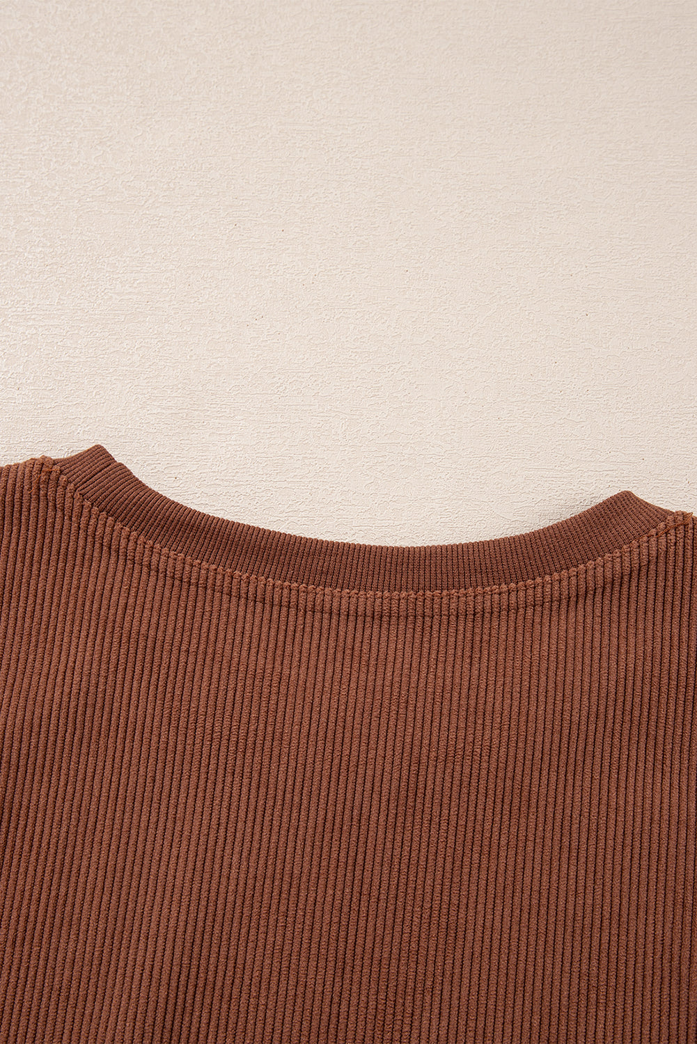 Sudadera holgada de canalé arrugado con hombros caídos en color gris claro
