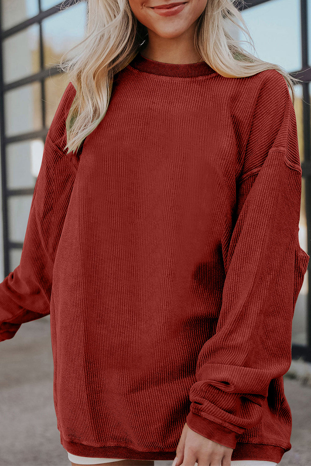 Sudadera holgada de canalé arrugado con hombros caídos en color gris claro