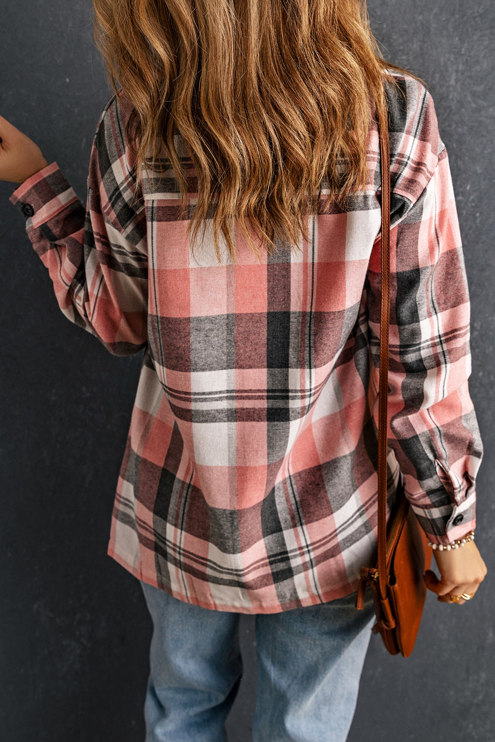 Camisa larga con hombros caídos y cuadros escoceses de Double Take