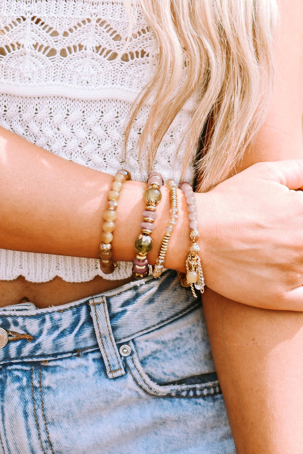 Pulsera con borlas y colgante de cristal bohemio marrón