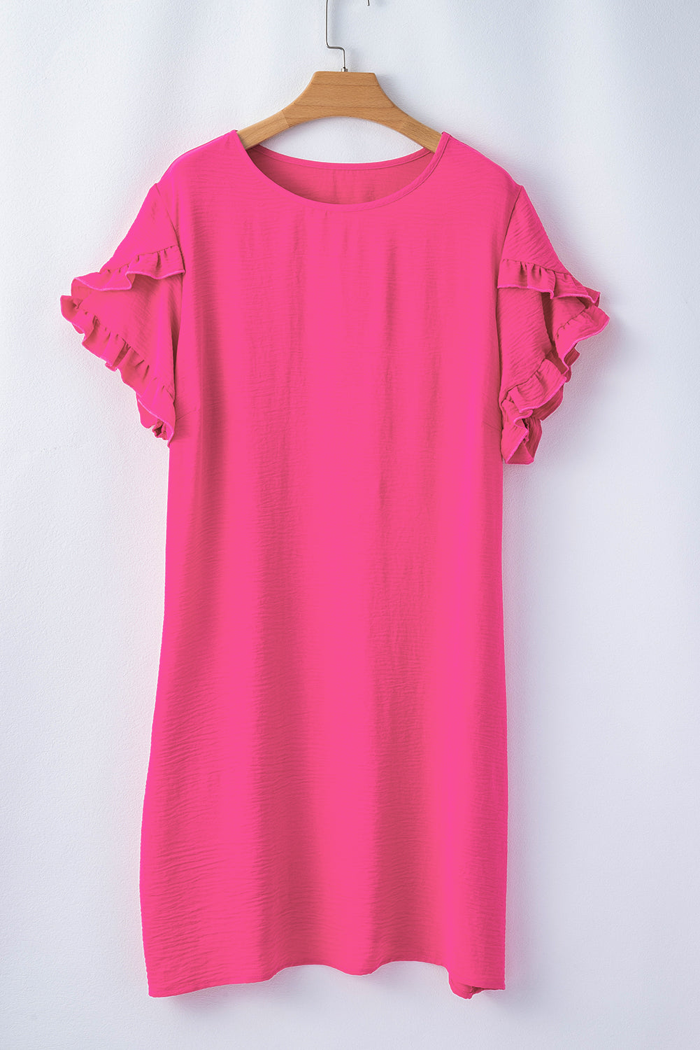 Vestido mini de talla grande con mangas con volantes en color rosa fresa