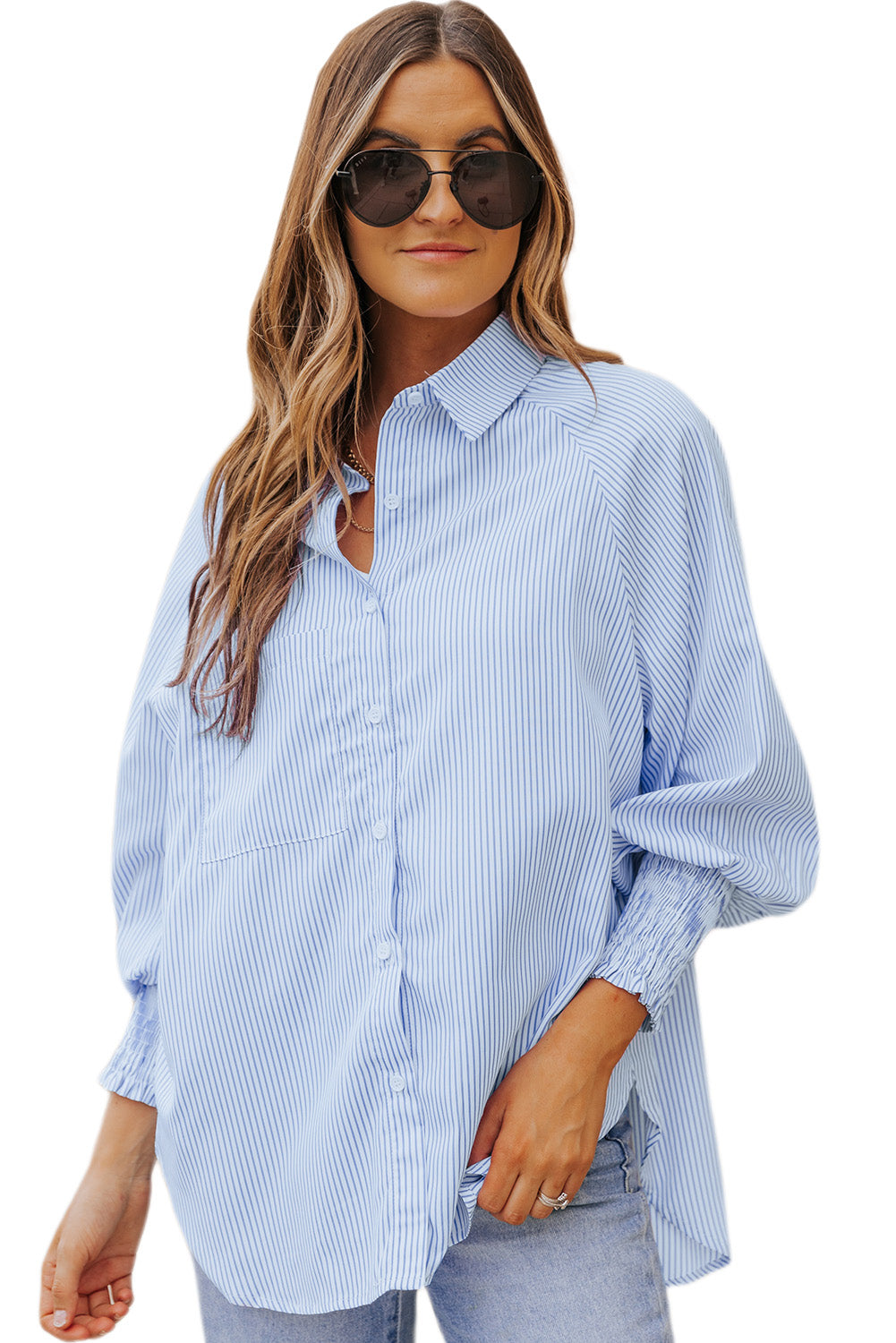 Camisa informal de rayas negras con puños fruncidos