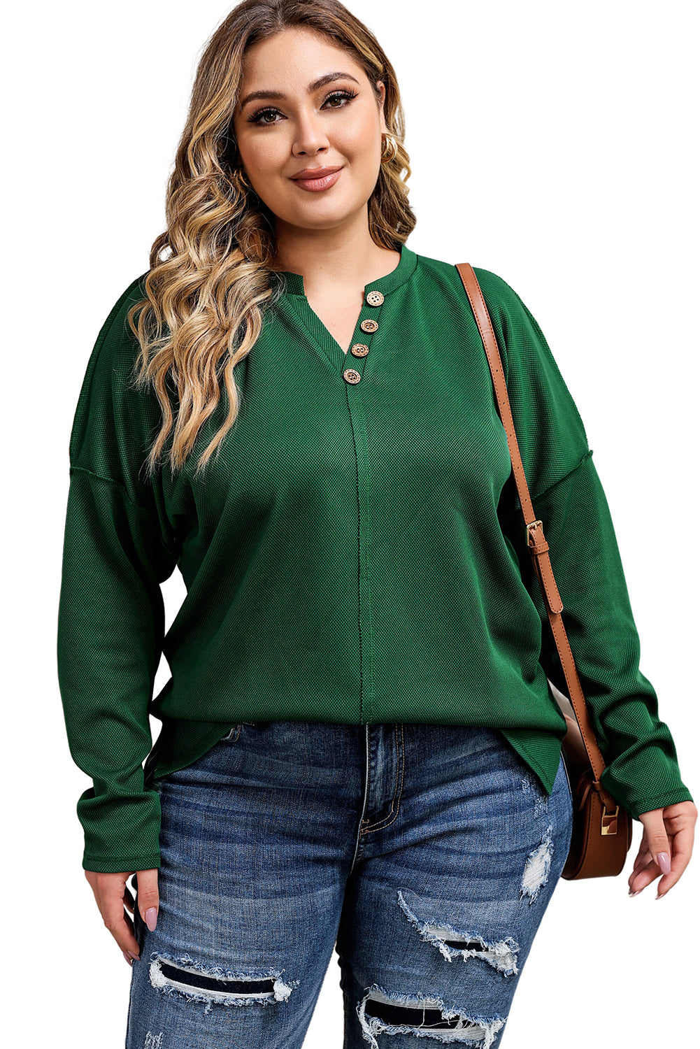 Blusa de manga larga con botones y cuello henley con costuras expuestas en color verde de talla grande 