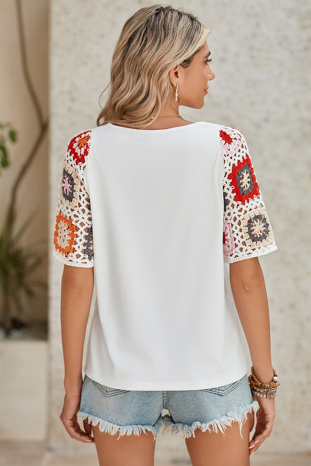 Camiseta con mangas de crochet y estampado floral ahuecado estilo boho turquesa