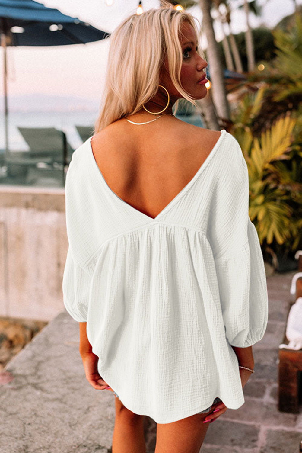 Blusa básica de algodón de gasa blanca con cuello en V para mujer