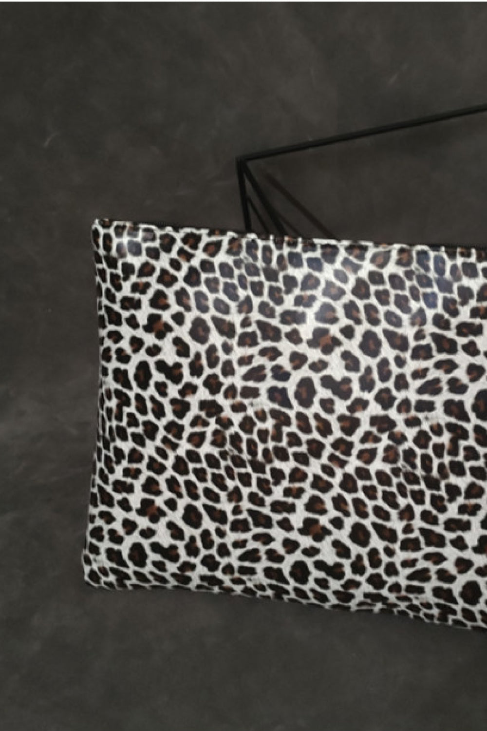 Cartera de piel sintética con diseño de leopardo