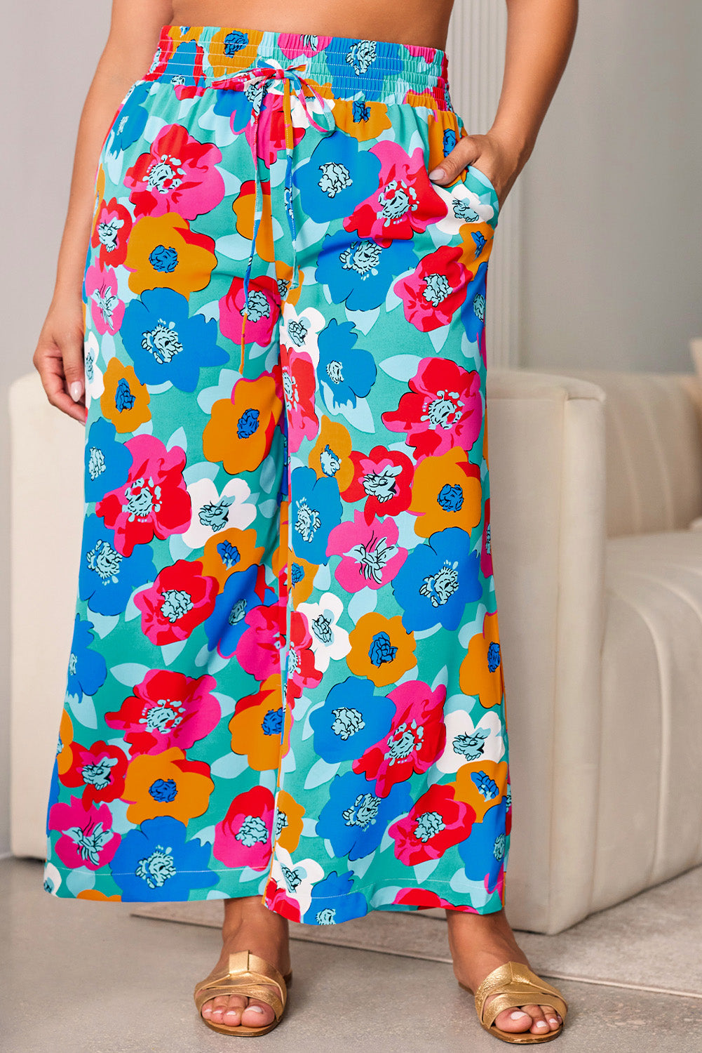 Pantalones anchos con cordón y bolsillos con estampado floral de talla grande