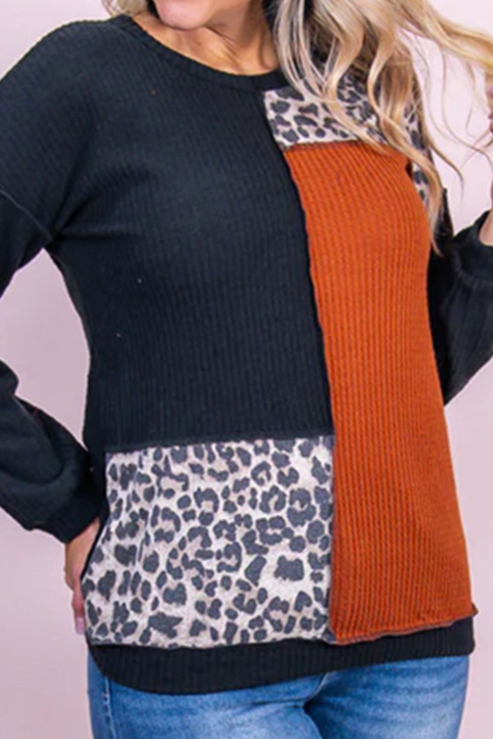 Blusa de cuello redondo con estampado de leopardo y punto gofre de talla grande