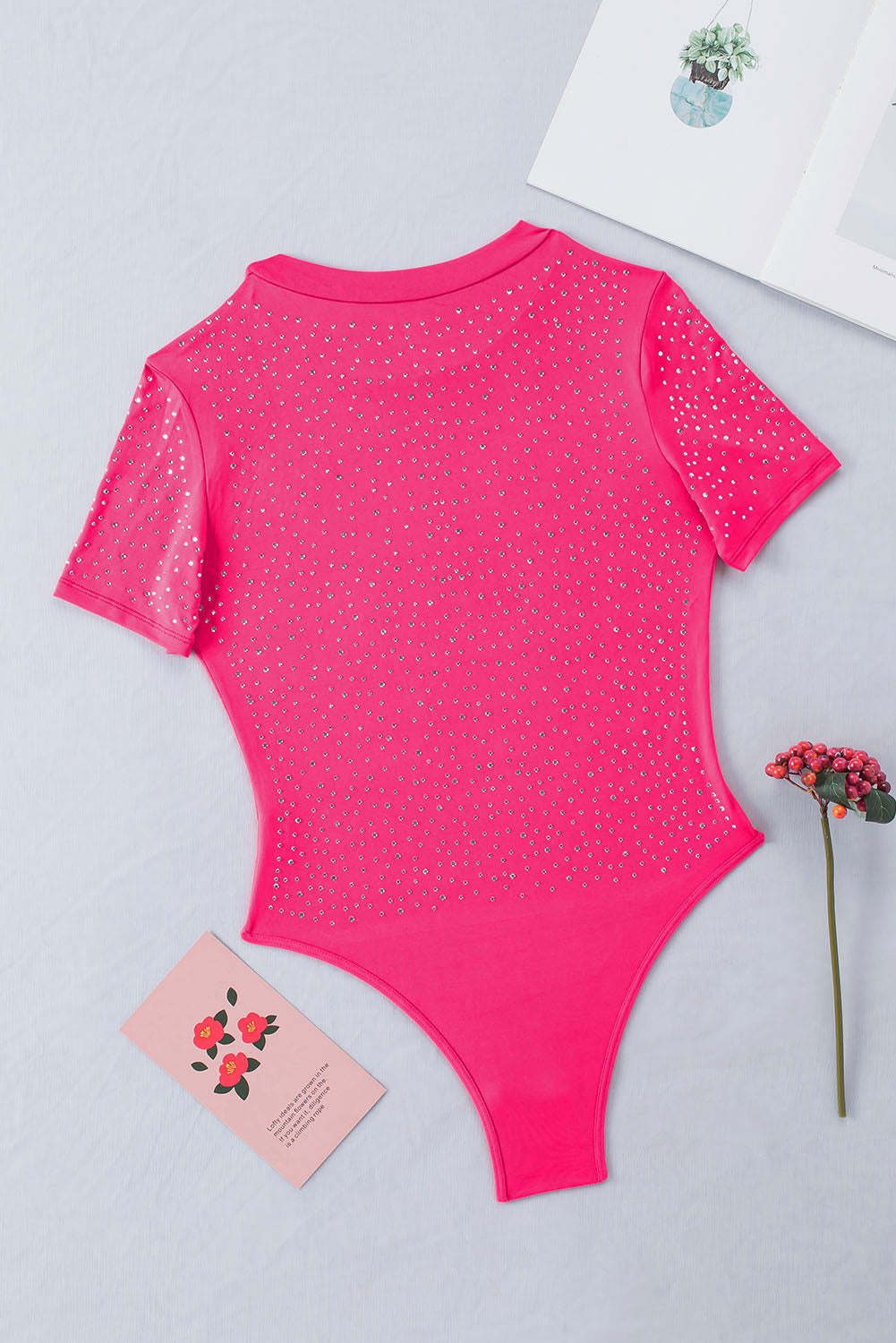 Body de manga corta con cuello redondo y diamantes de imitación negros