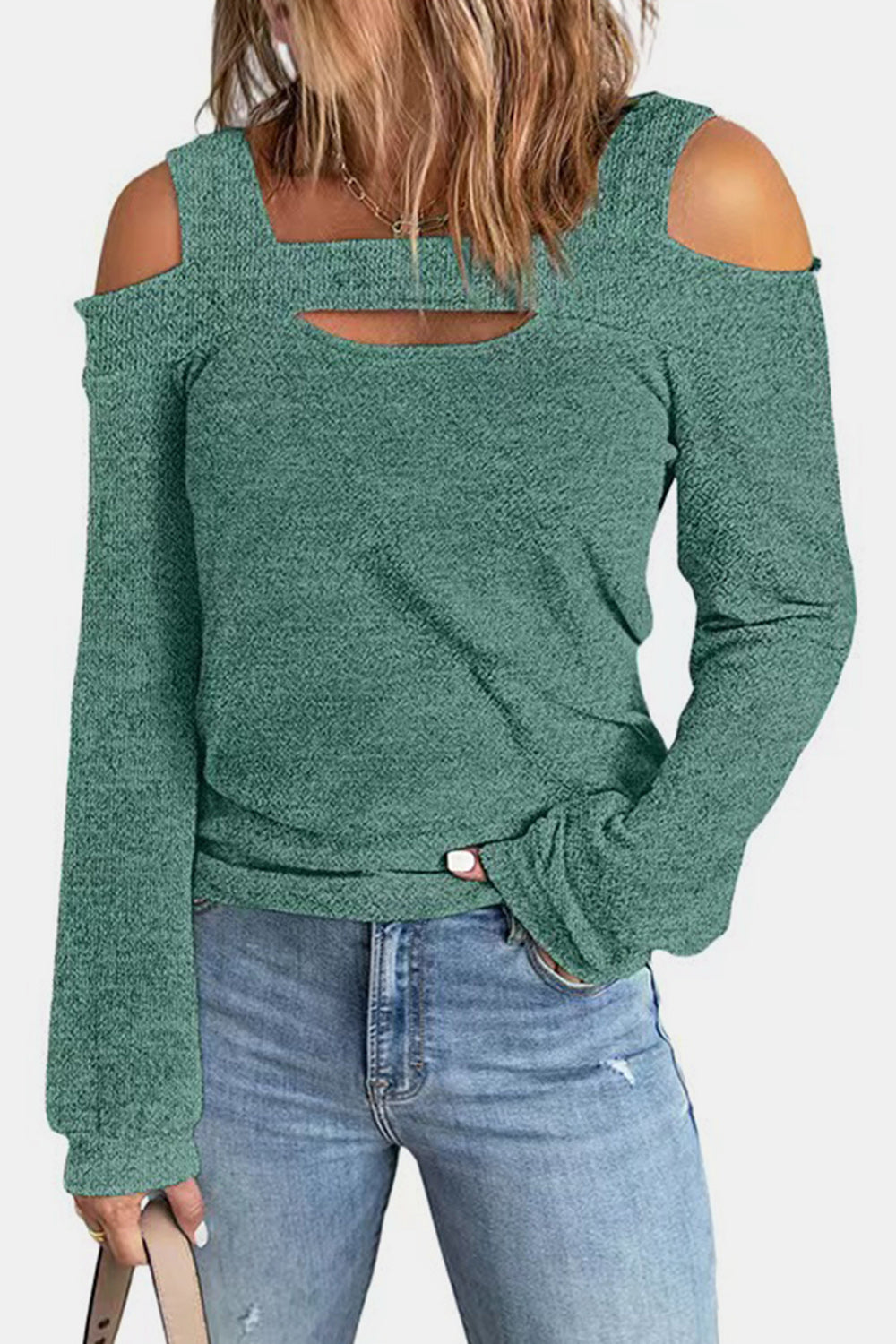 Blusa con hombros descubiertos y aberturas en talla grande