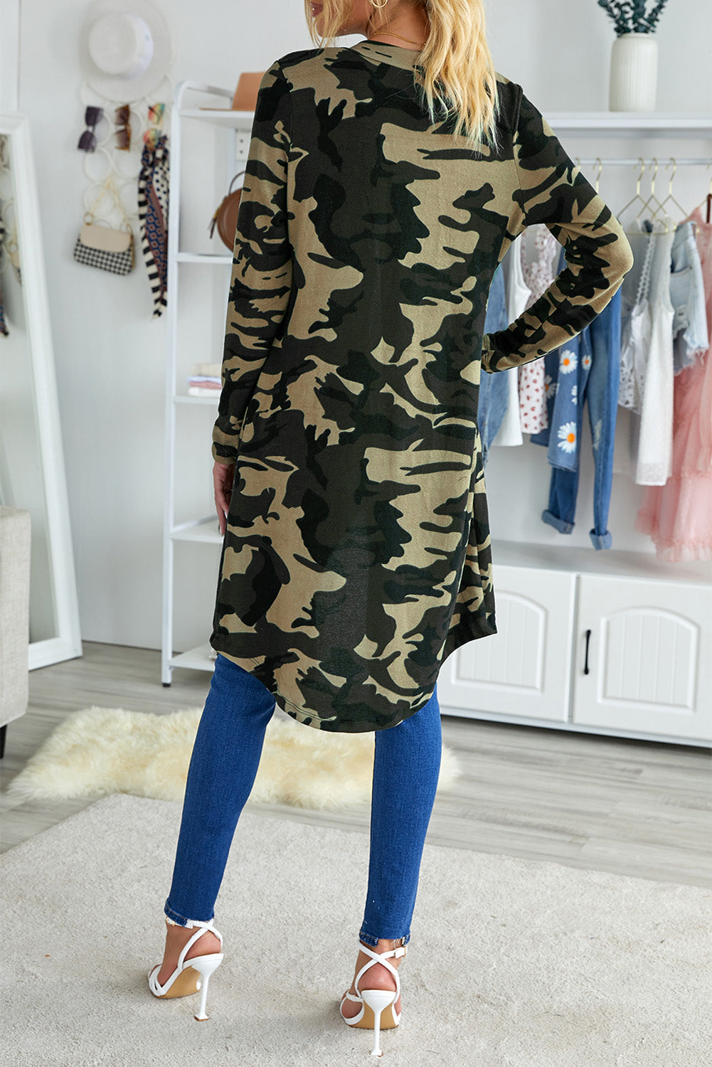 Cárdigan largo con estampado de camuflaje verde