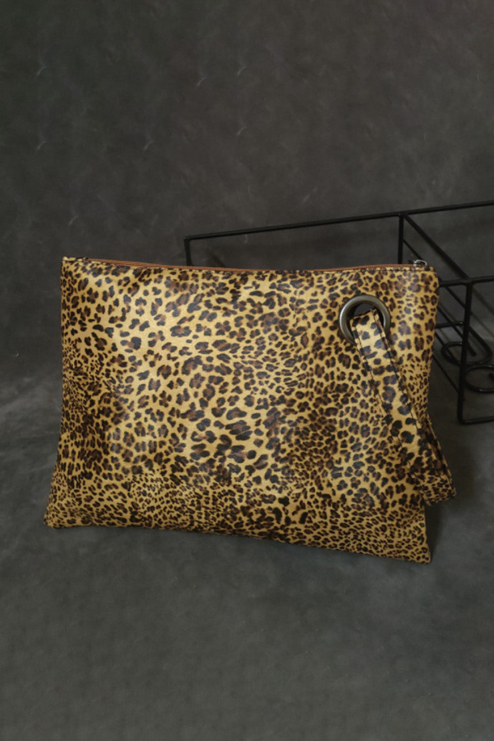 Cartera de piel sintética con diseño de leopardo