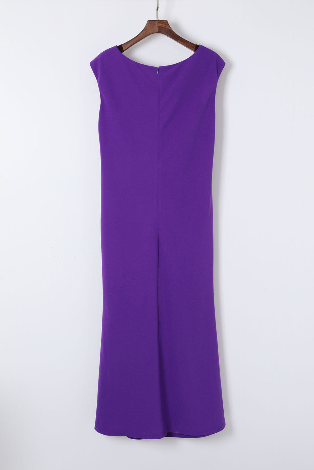 Vestido largo morado de talla grande, ajustado y plisado con escote en V 