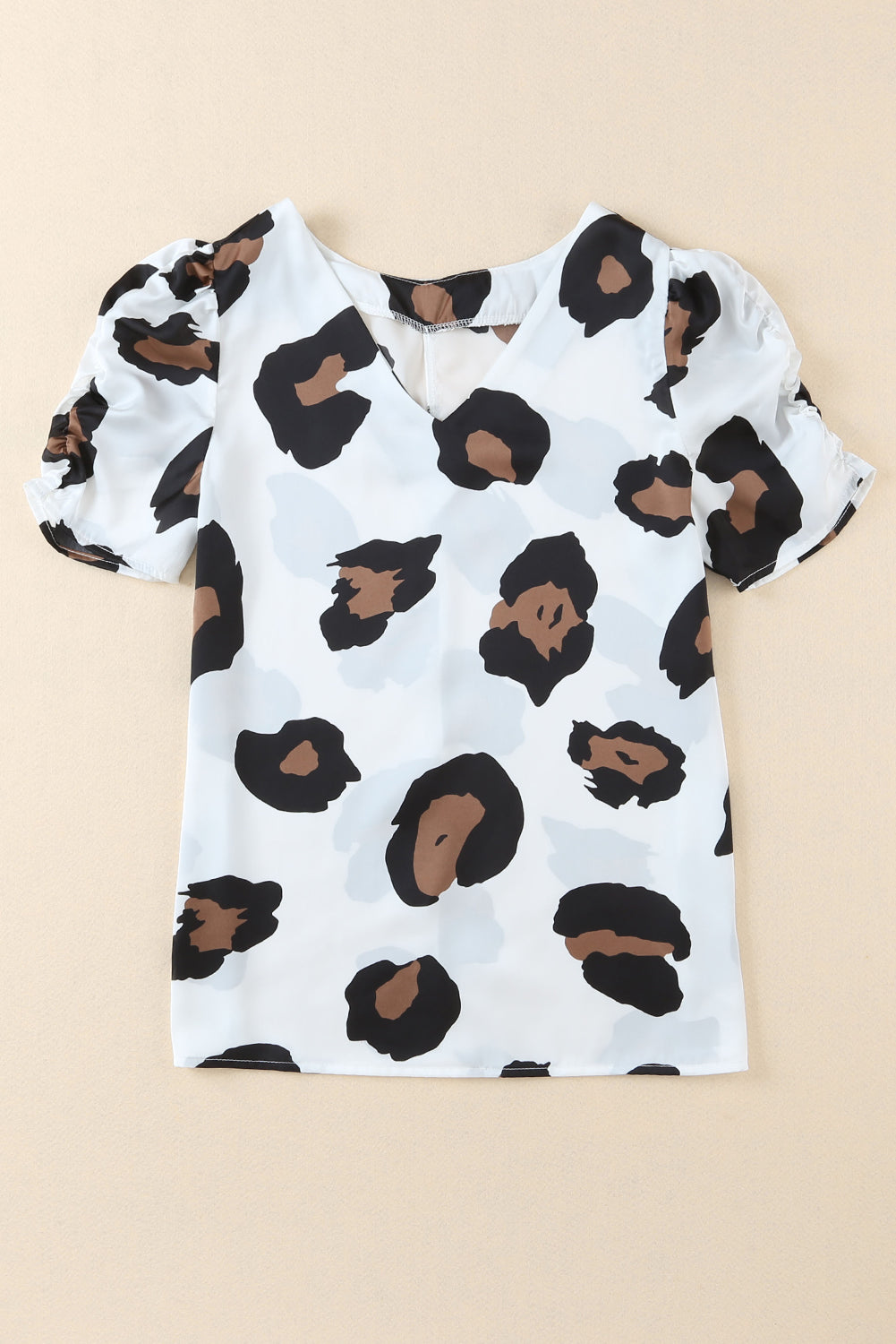 Blusa de manga corta con estampado de leopardo, fruncida, cuello en V y mangas cortas en azul