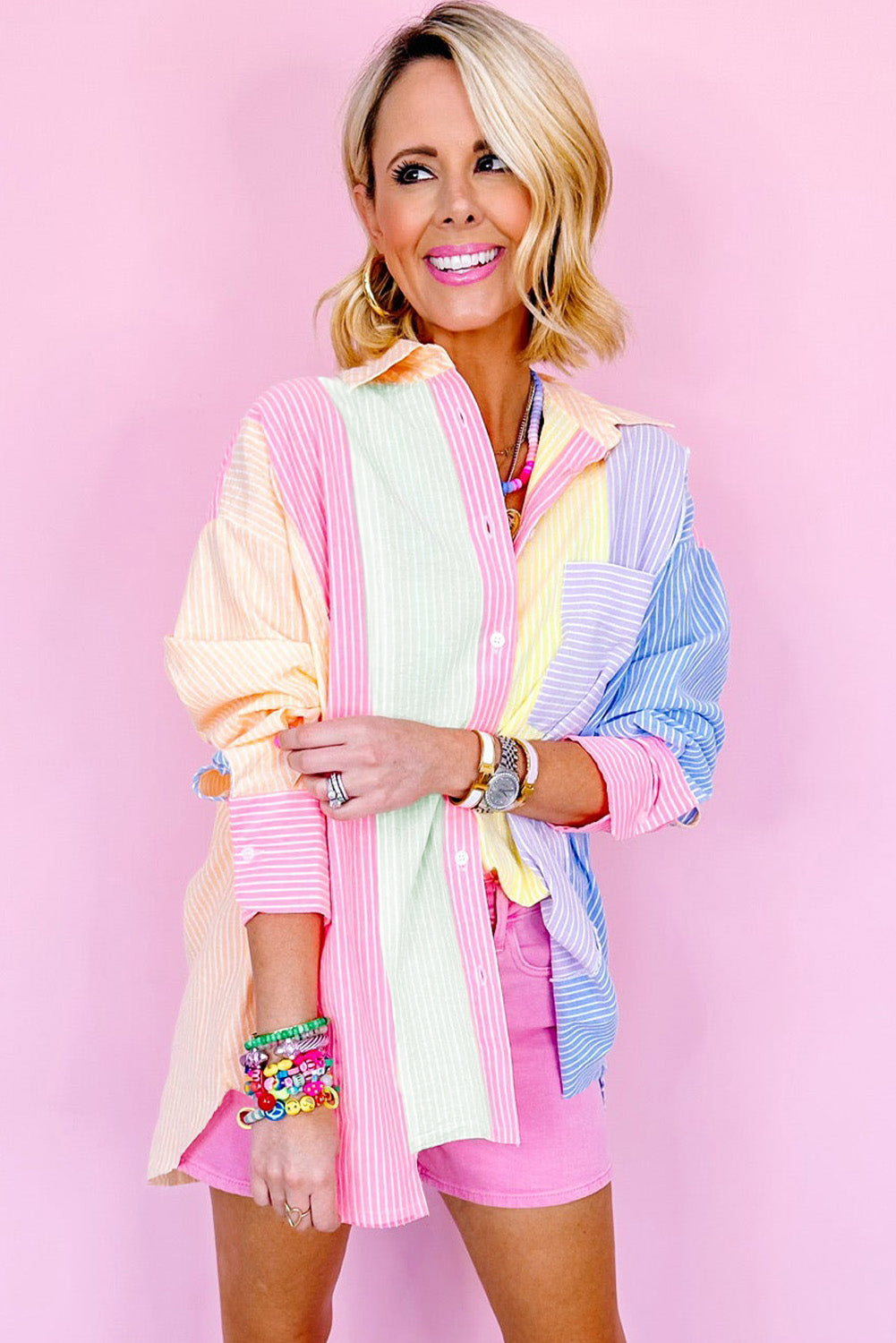 Camisa oversize con botones y bloques de color de rayas rosas
