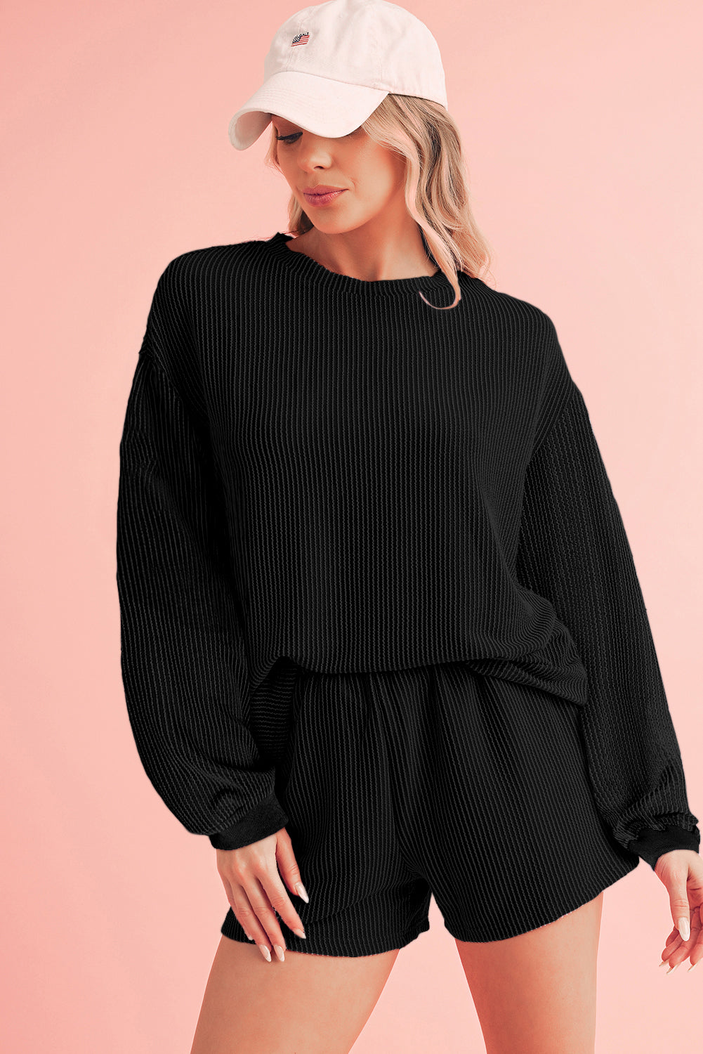 Conjunto de top de manga larga con cordón y pantalones cortos de cintura alta con llamas doradas
