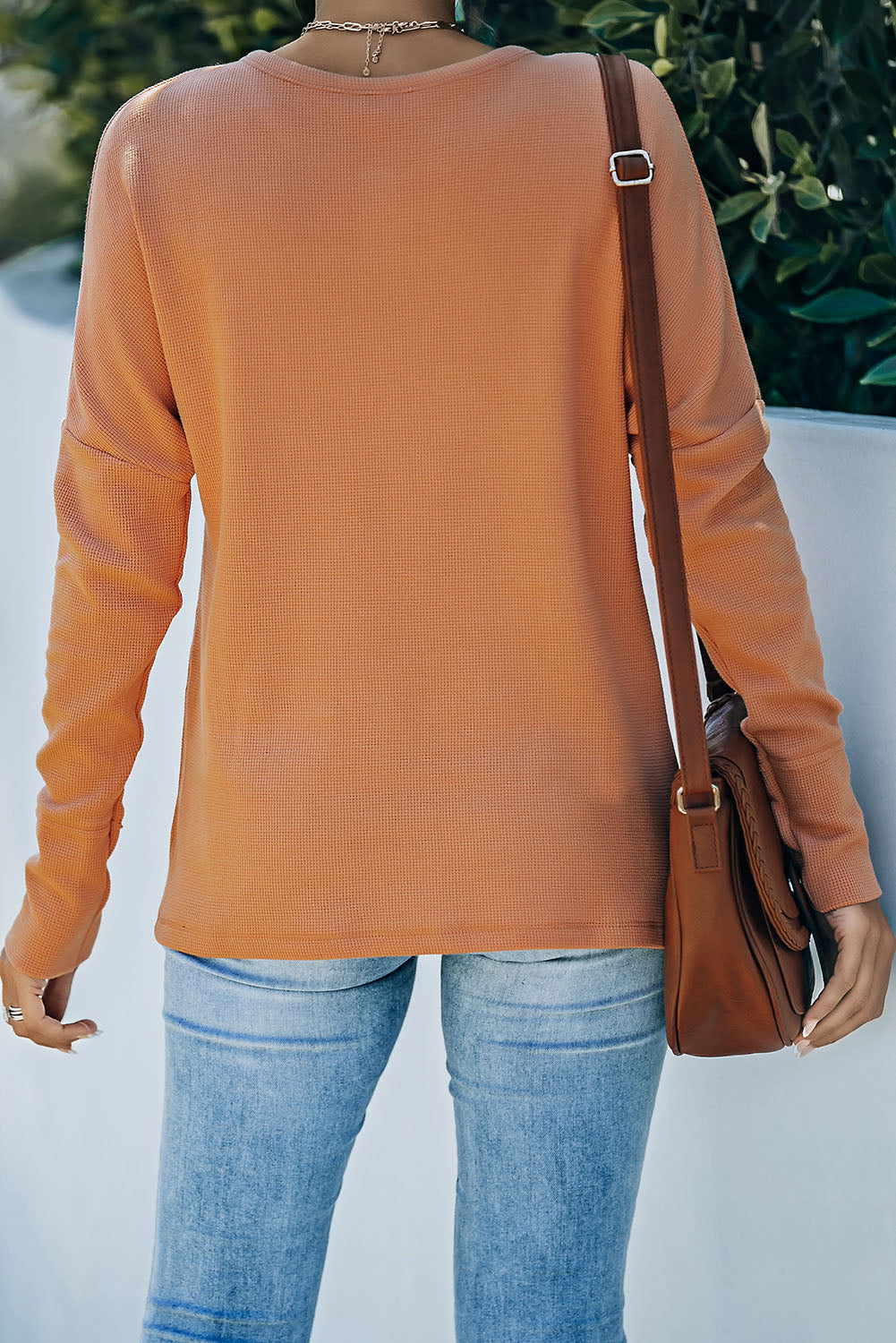 Camisa henley de manga larga de punto gofre gris para mujer