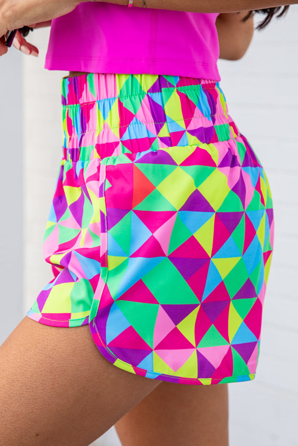 Pantalones cortos elásticos de cintura alta con diseño geométrico multicolor para mujer