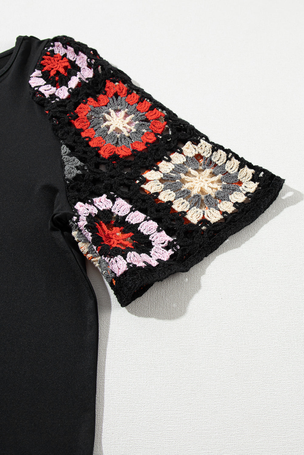 Camiseta con mangas de crochet y estampado floral ahuecado estilo boho turquesa