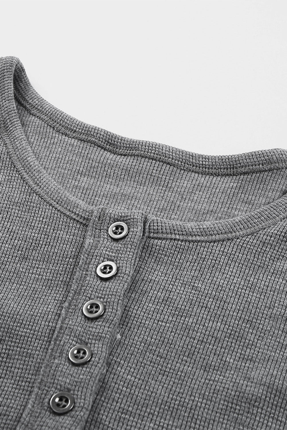 Camisa henley de manga larga de punto gofre gris para mujer