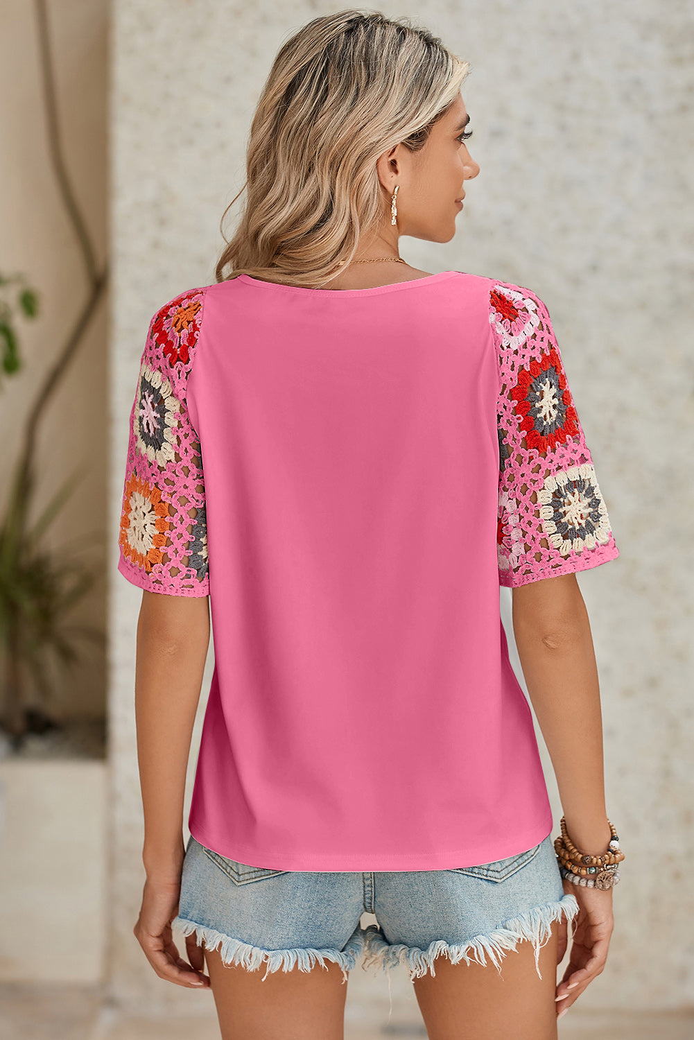 Camiseta con mangas de crochet y estampado floral ahuecado estilo boho turquesa