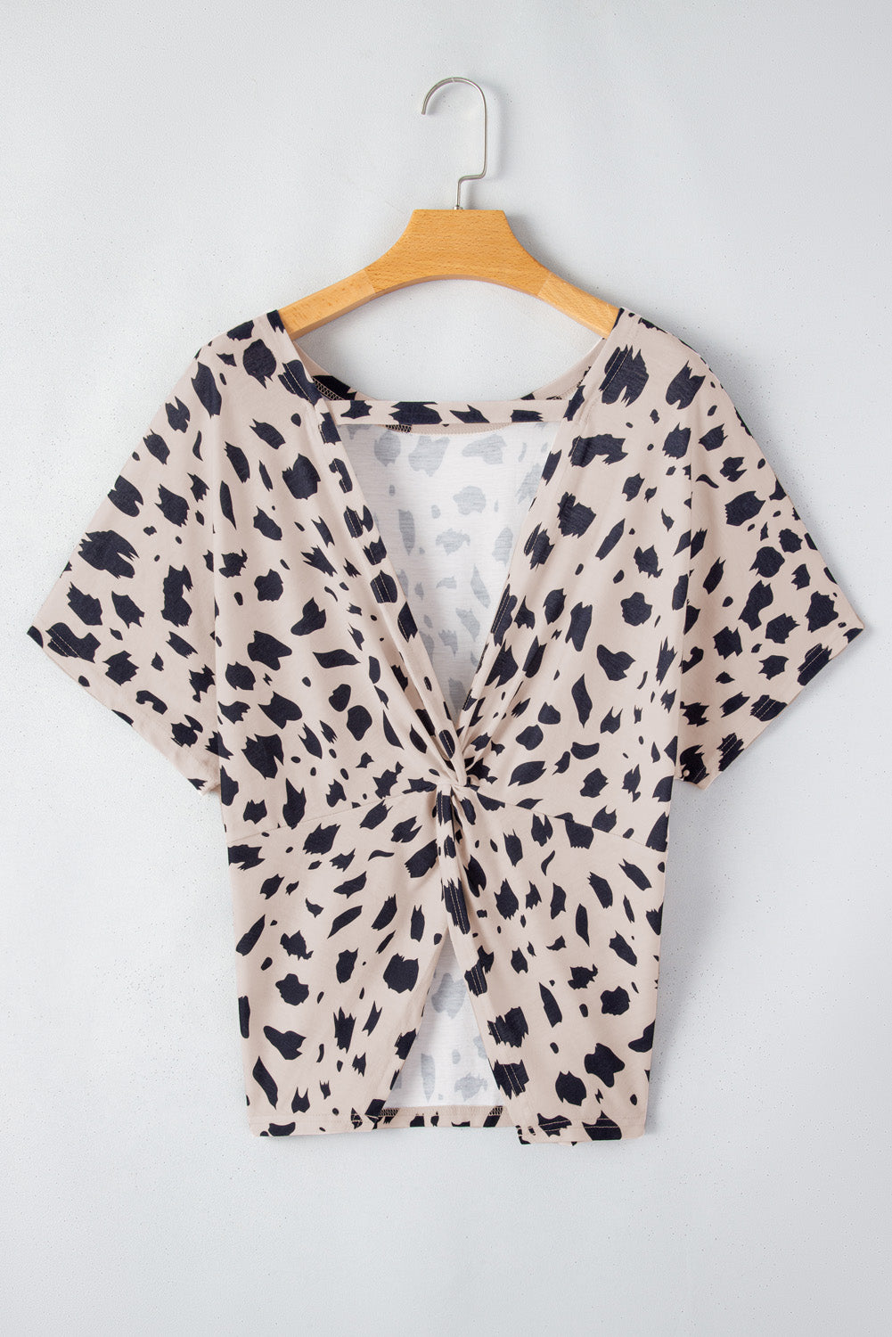 Blusa de talla grande con espalda abierta y estampado de leopardo color caqui