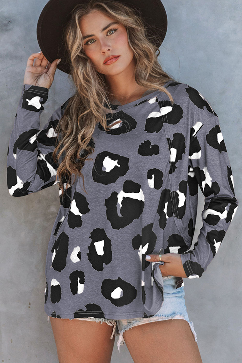 Blusa informal holgada de manga larga con estampado de leopardo blanco