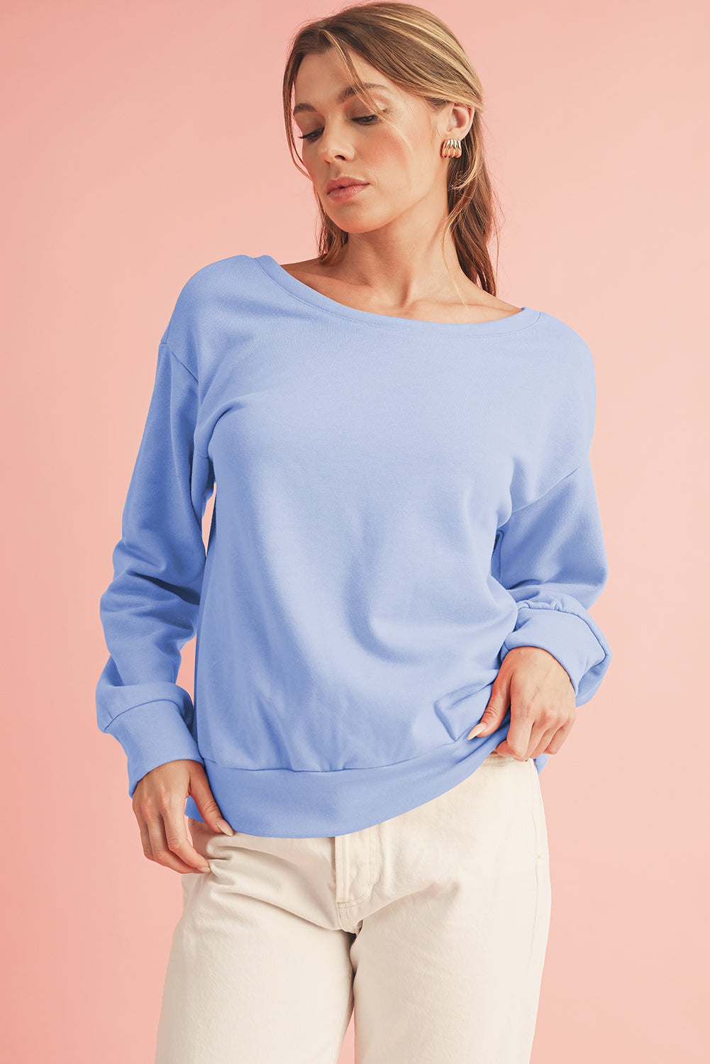 Sudadera de cuello redondo con espalda descubierta y lazo en color castaño claro