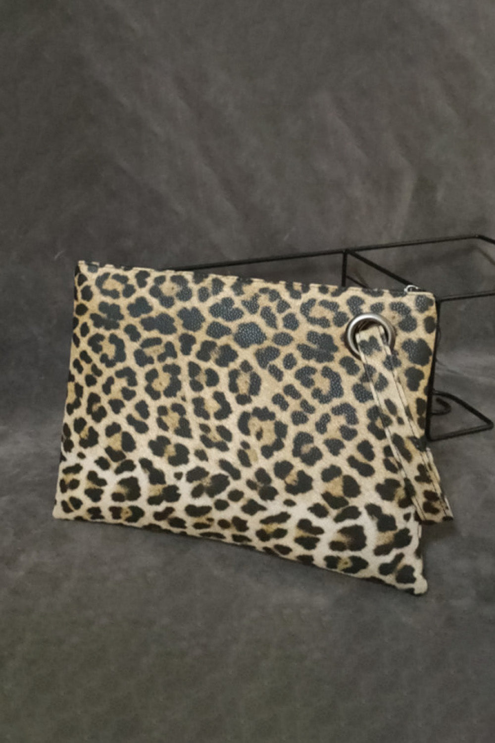 Cartera de piel sintética con diseño de leopardo