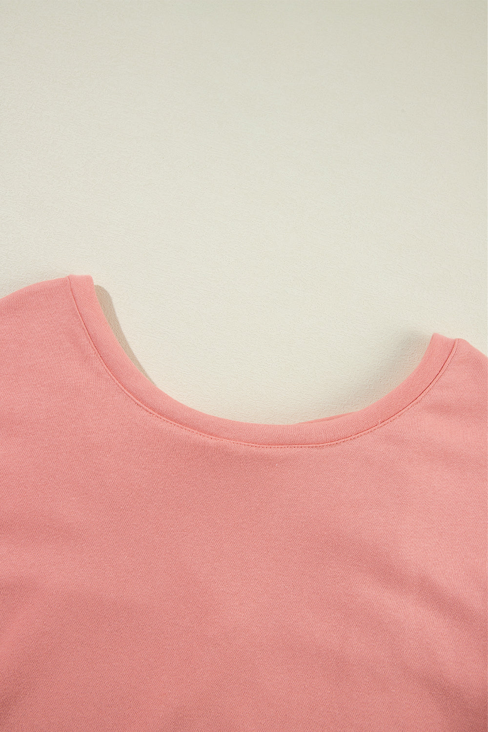 Sudadera de cuello redondo con espalda descubierta y lazo en color castaño claro