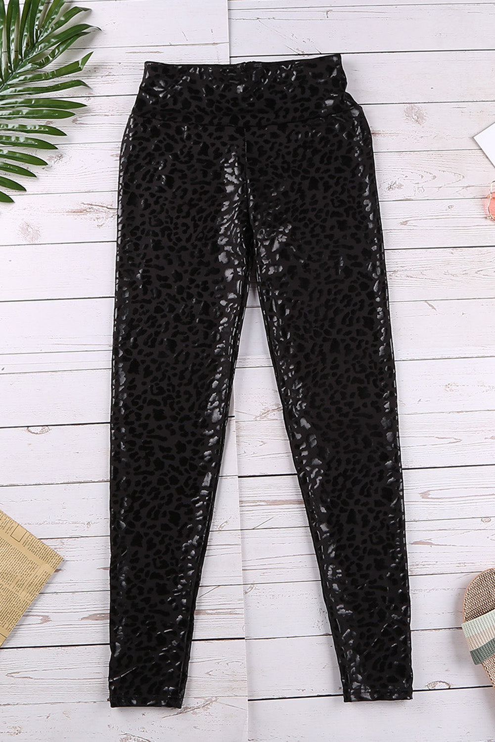 Leggings casuales con textura de leopardo negro brillante