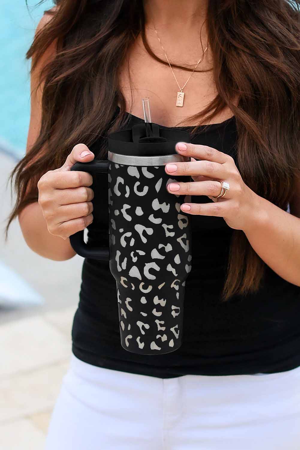 Vaso portátil de acero inoxidable con forma de leopardo, color negro, de 40 oz, con asa