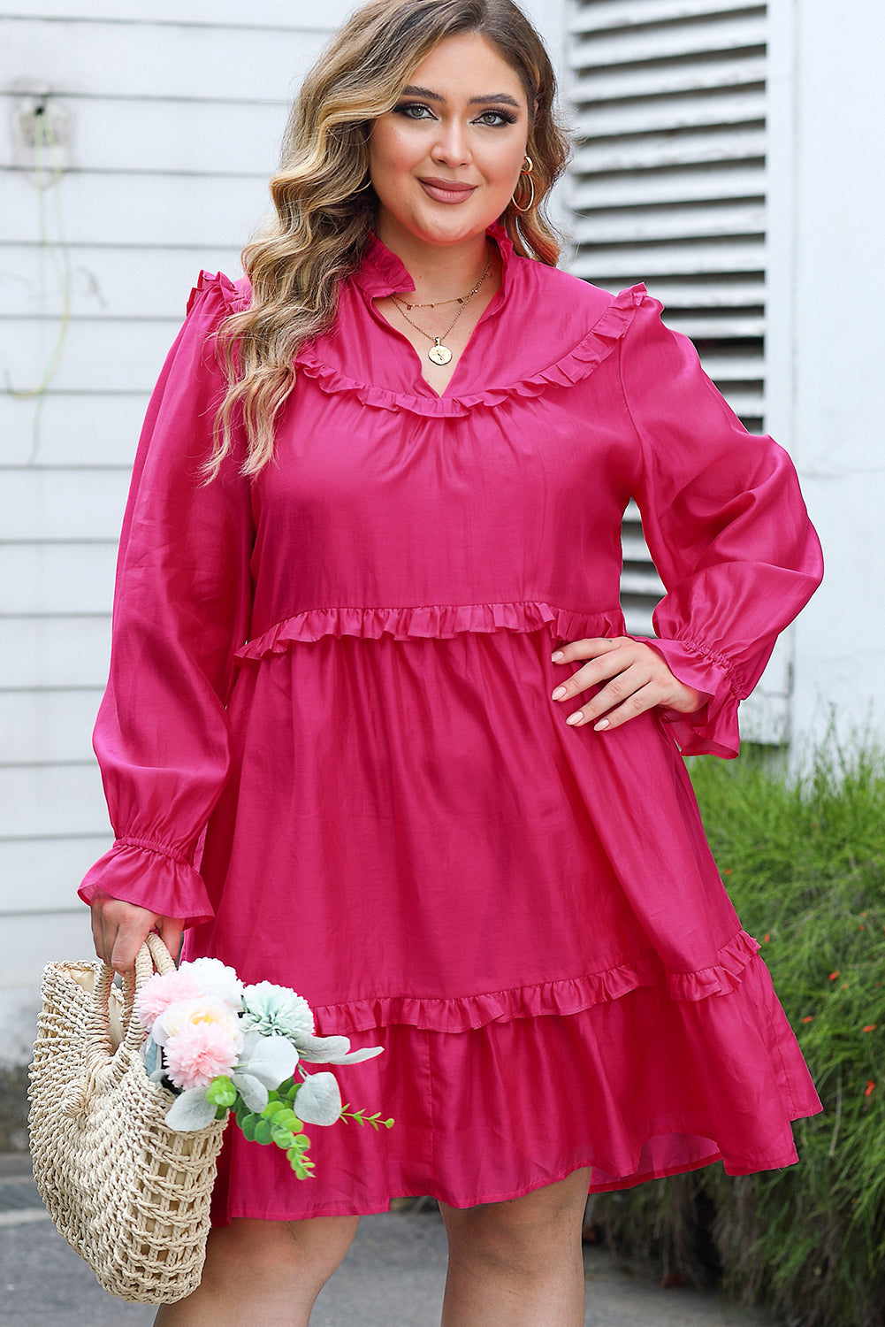 Vestido con mangas abullonadas y volantes en talla grande de Rose 