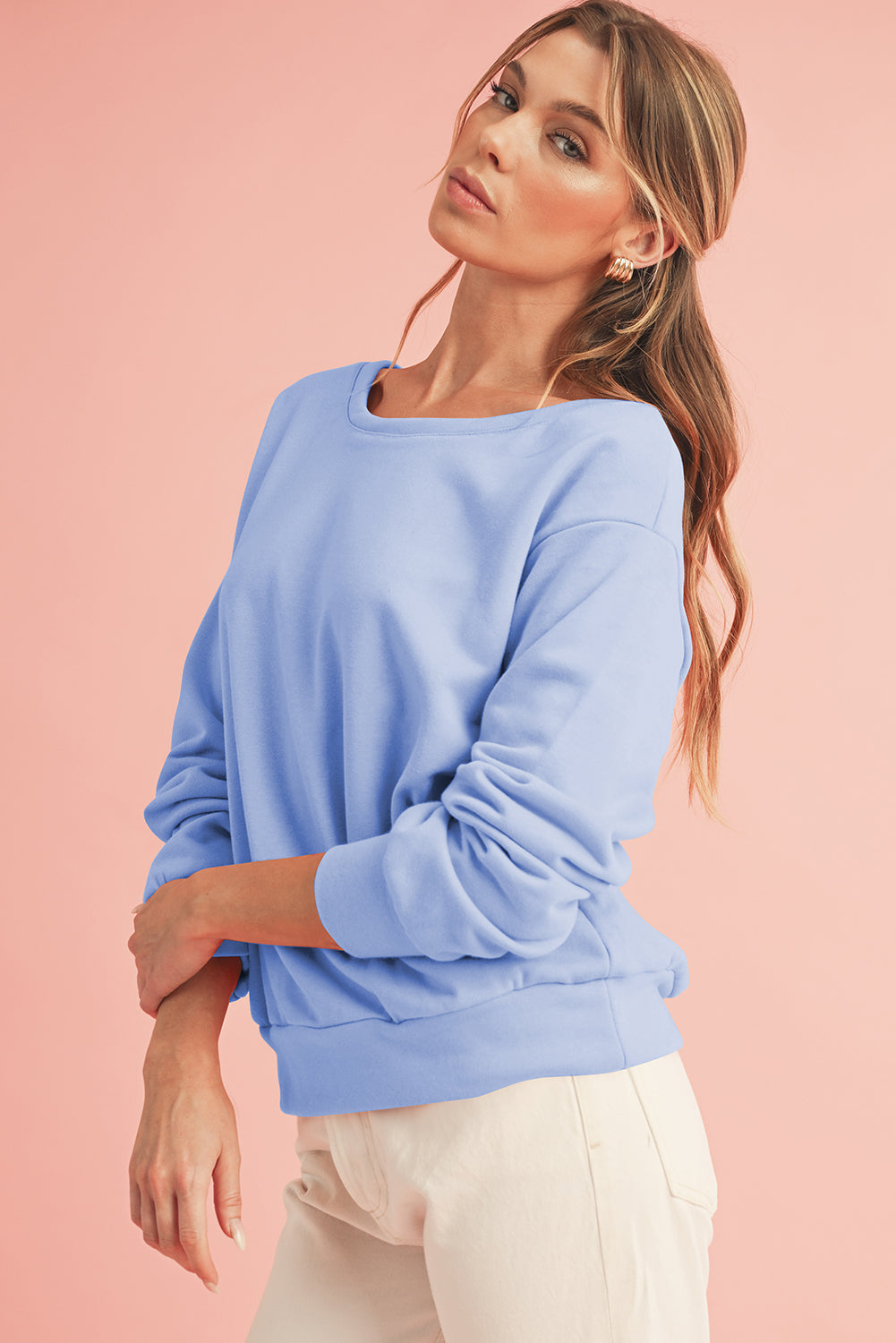 Sudadera de cuello redondo con espalda descubierta y lazo en color castaño claro
