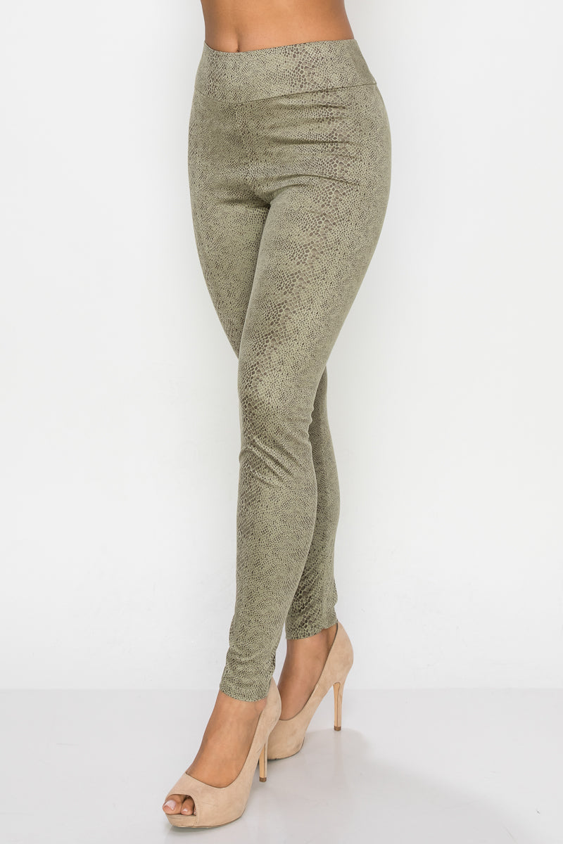 Conjunto de top y leggings con estampado de serpiente en relieve