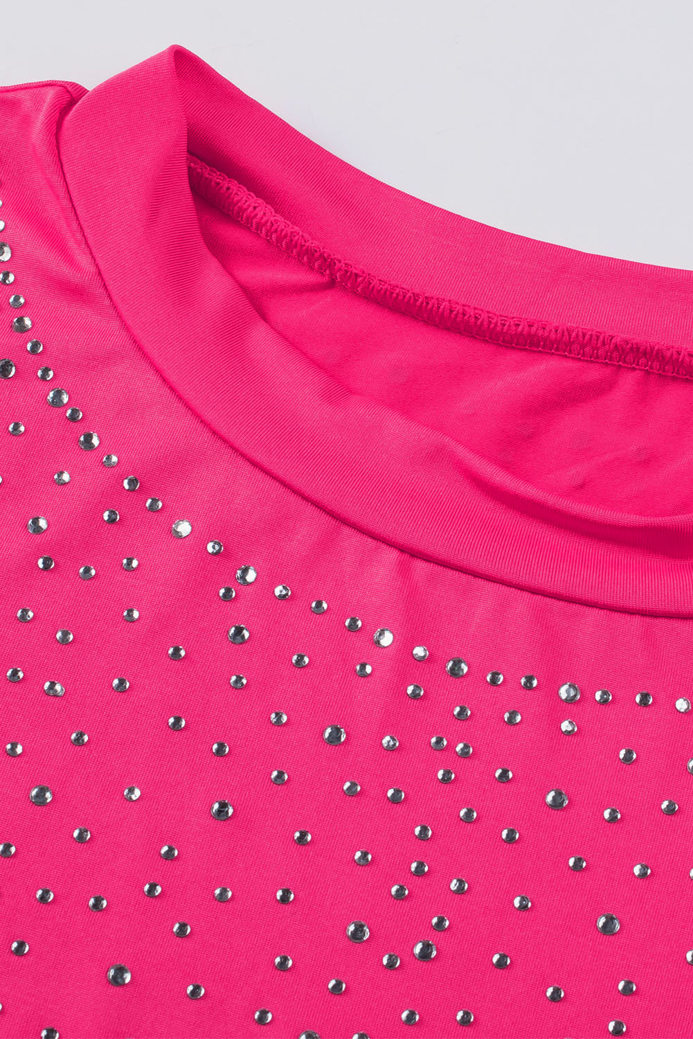 Body de manga corta con cuello redondo y diamantes de imitación negros