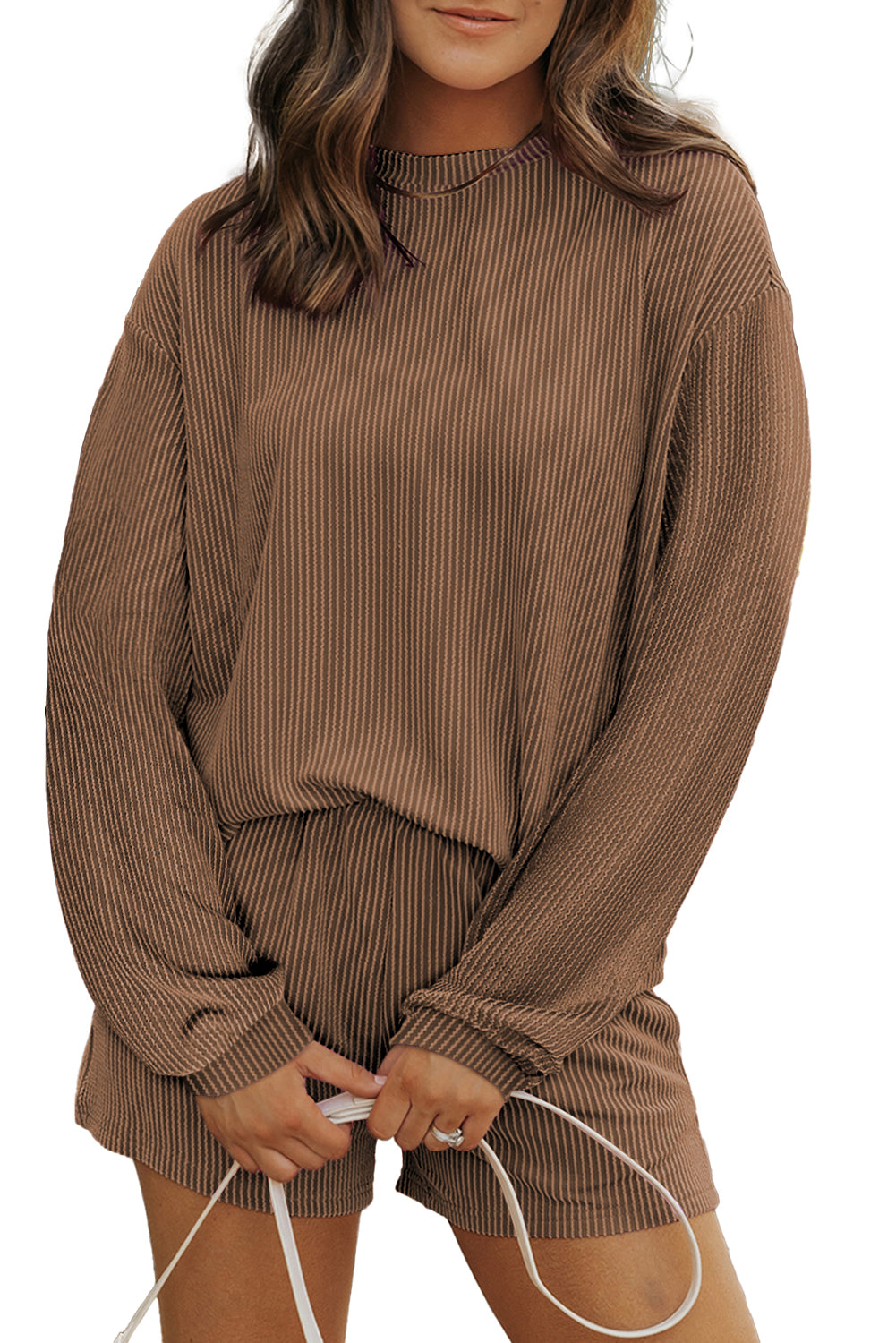 Conjunto de top de manga larga con cordón y pantalones cortos de cintura alta con llamas doradas