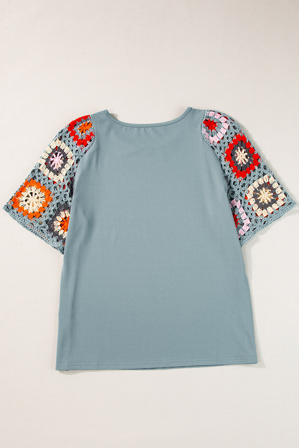 Camiseta con mangas de crochet y estampado floral ahuecado estilo boho turquesa
