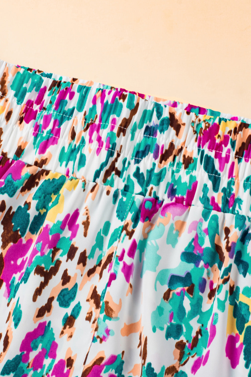 Pantalones cortos elásticos de cintura alta con diseño geométrico multicolor para mujer