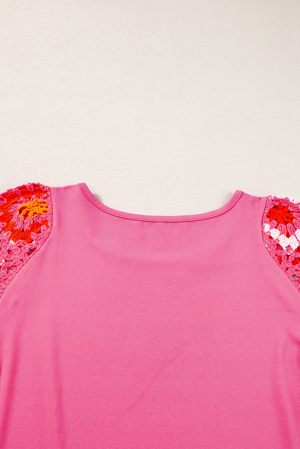 Camiseta con mangas de crochet y estampado floral ahuecado estilo boho turquesa