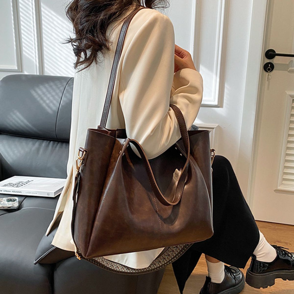 Bolso de mano grande de piel sintética