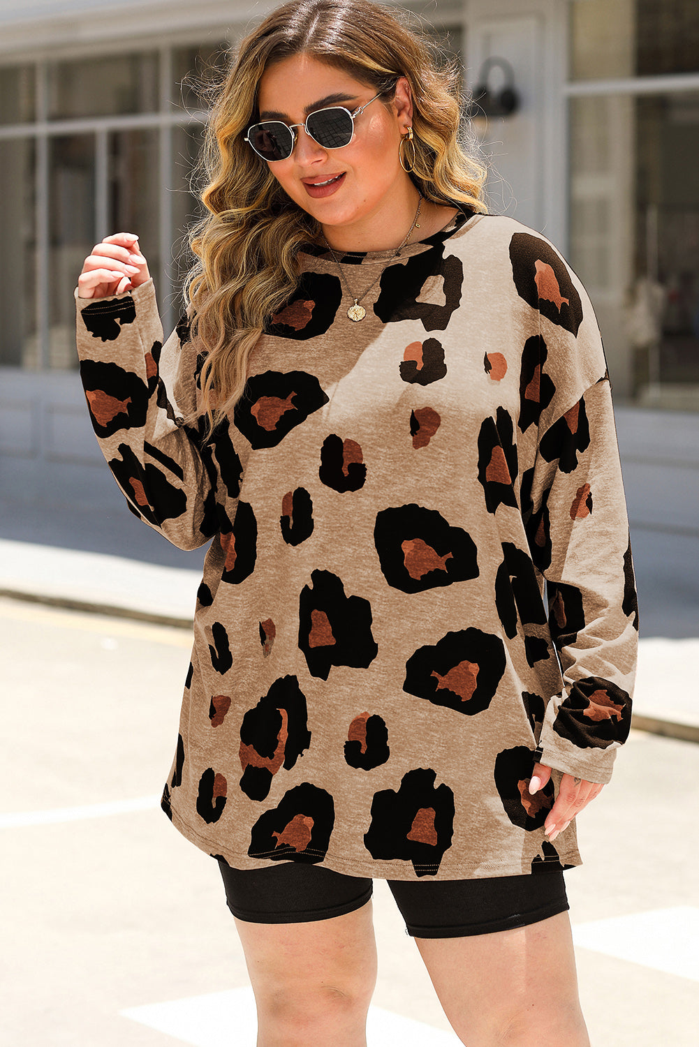 Blusa de manga larga con estampado de leopardo multicolor en talla grande